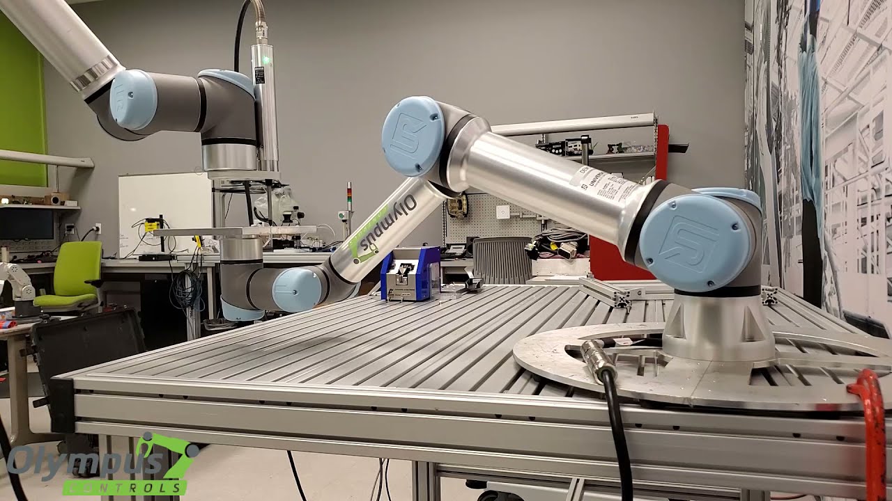 Play video: Cobots in the assembly process